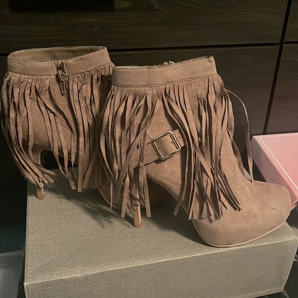 Taupe with Fringe JustFab Heeled Bootie Size 11 - Picture 2 of 5